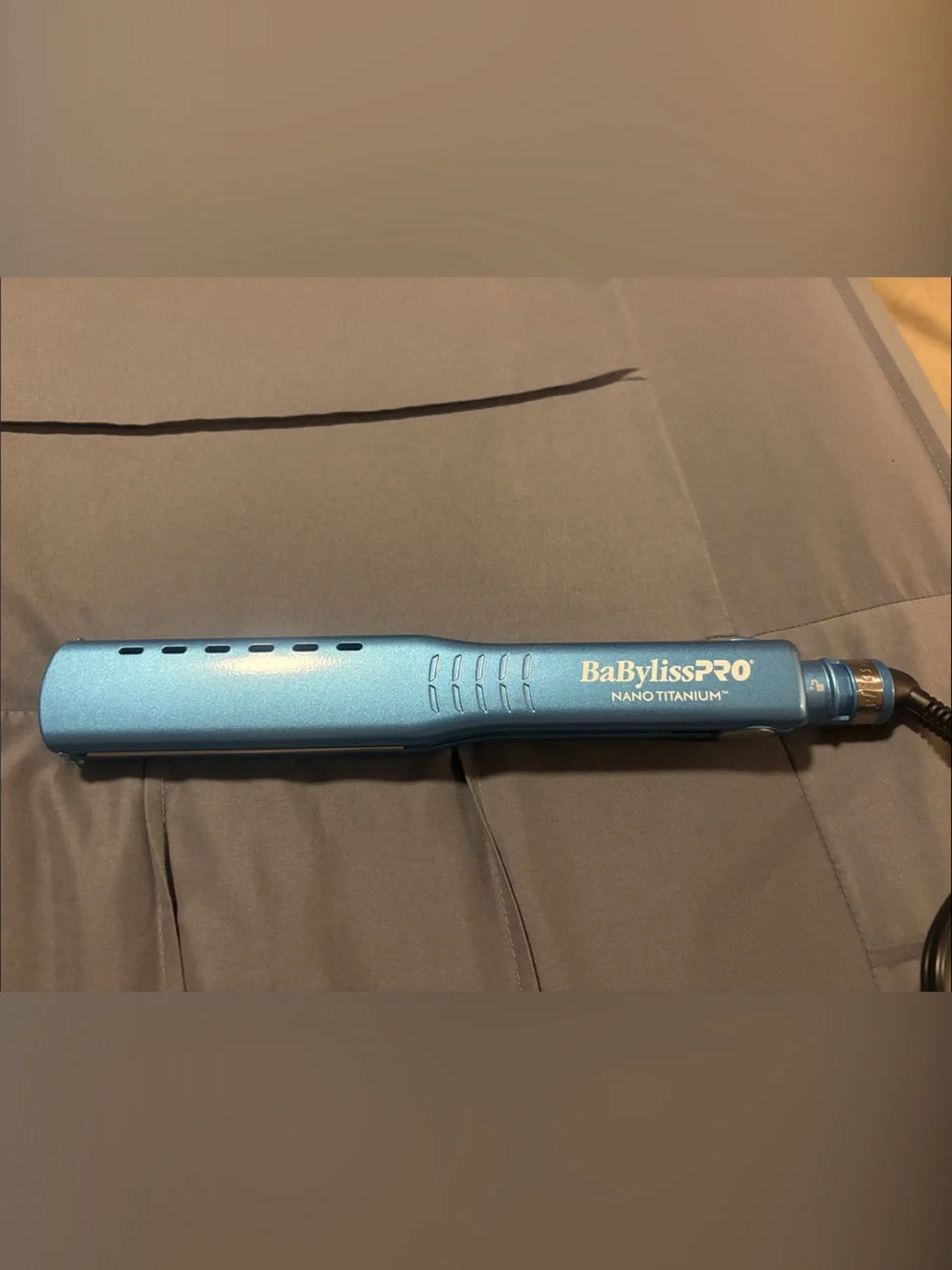 BaByliss Pro Nano Titanium hair straightener